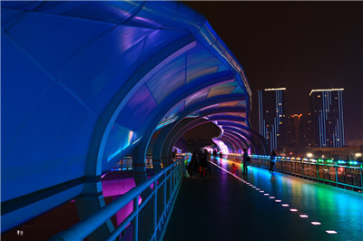 提供全面的水疗服务,放松身心 提供全面的水疗服务,放松身心